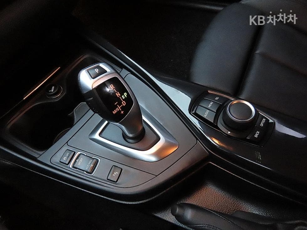 BMW Нов1시리즈118d 스포츠 라Местен F20 - 9