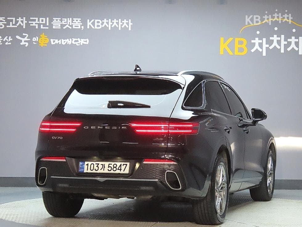Genesis GV70Gasoline 2.5T AWD - 2