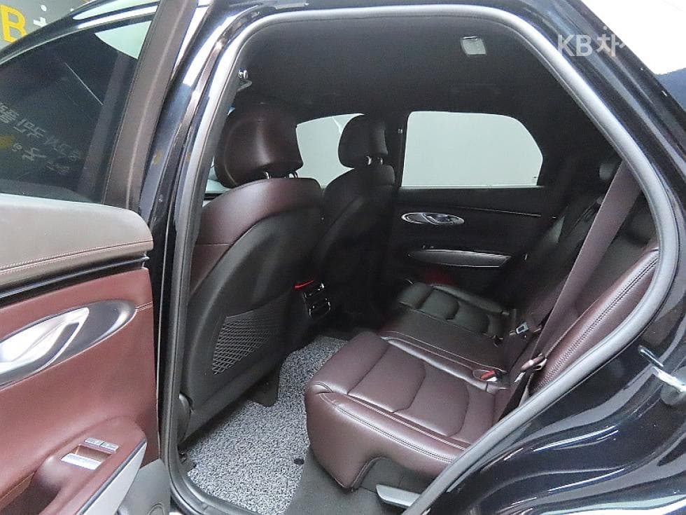 Genesis GV70Gasoline 2.5T AWD - 11