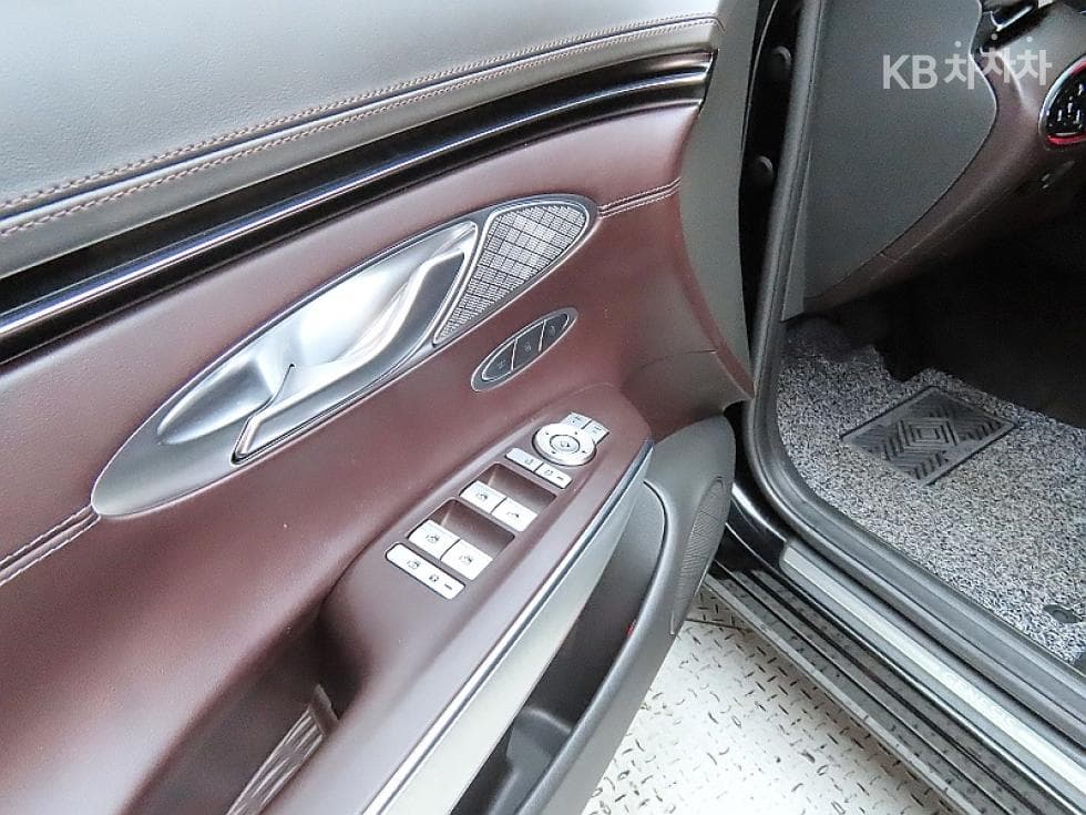 Genesis GV70Gasoline 2.5T AWD - 13