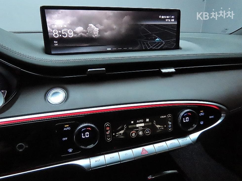 Genesis GV70Gasoline 2.5T AWD - 17