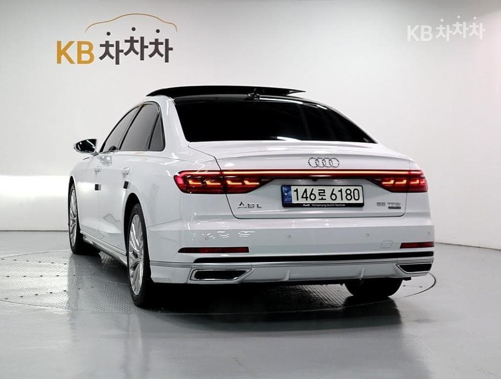 Audi A8 (D5)55 TFSI Quattro LWB - 4