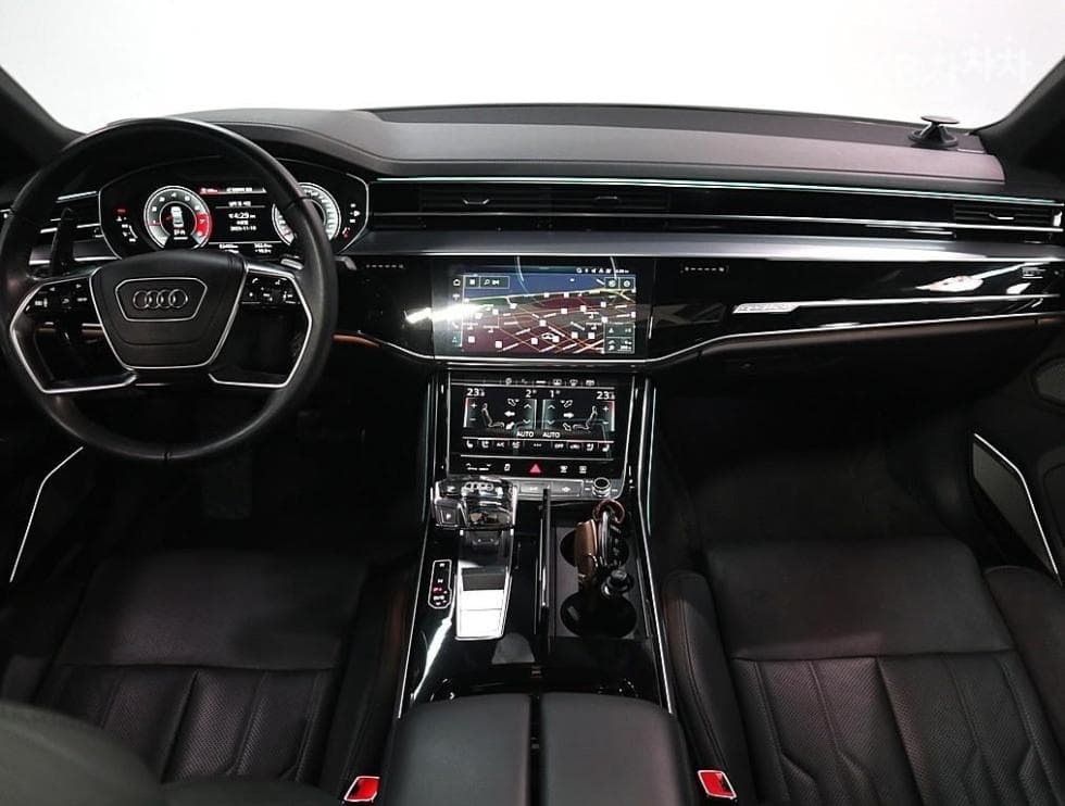 Audi A8 (D5)55 TFSI Quattro LWB - 5