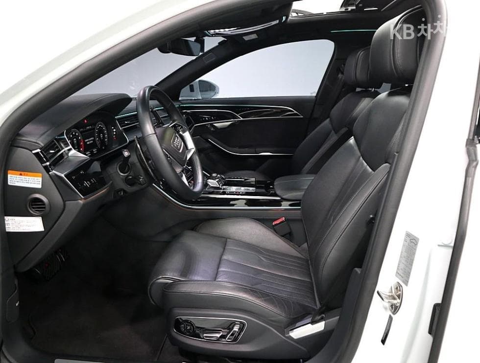 Audi A8 (D5)55 TFSI Quattro LWB - 9