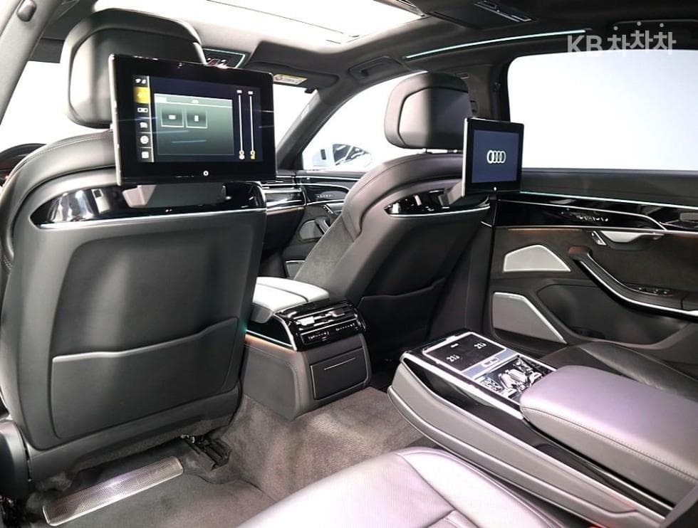 Audi A8 (D5)55 TFSI Quattro LWB - 14