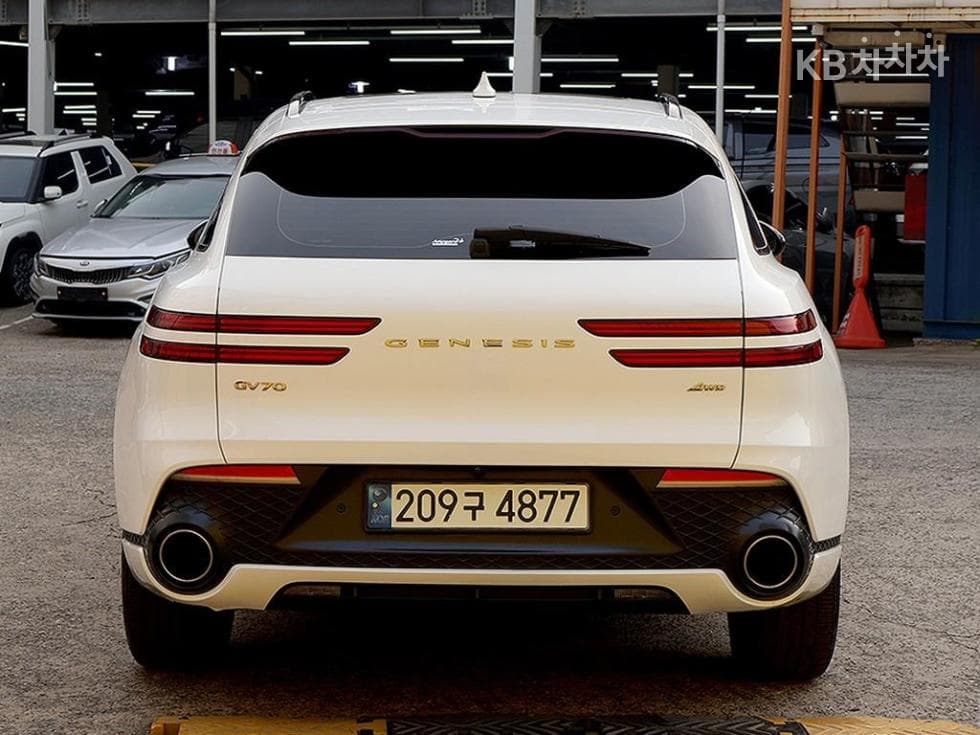 Дженезис GV70Бензин 2.5T 스포츠패키지 AWD - 3