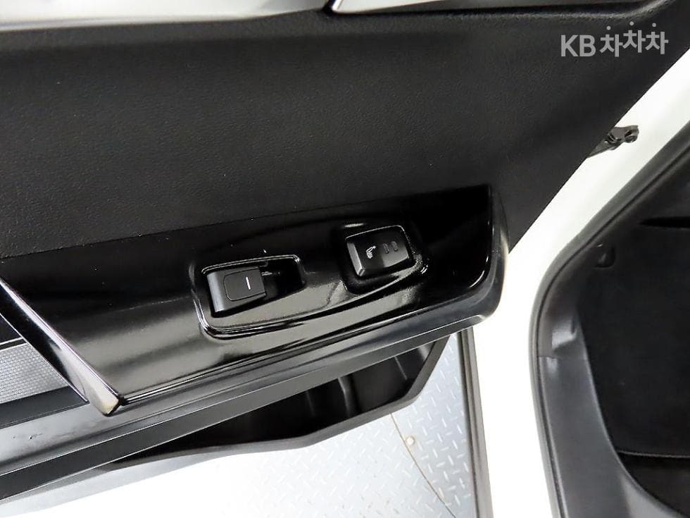 КейДжи Мобилити 토레스(J100)1.5 GDI Турбо T7 - 12