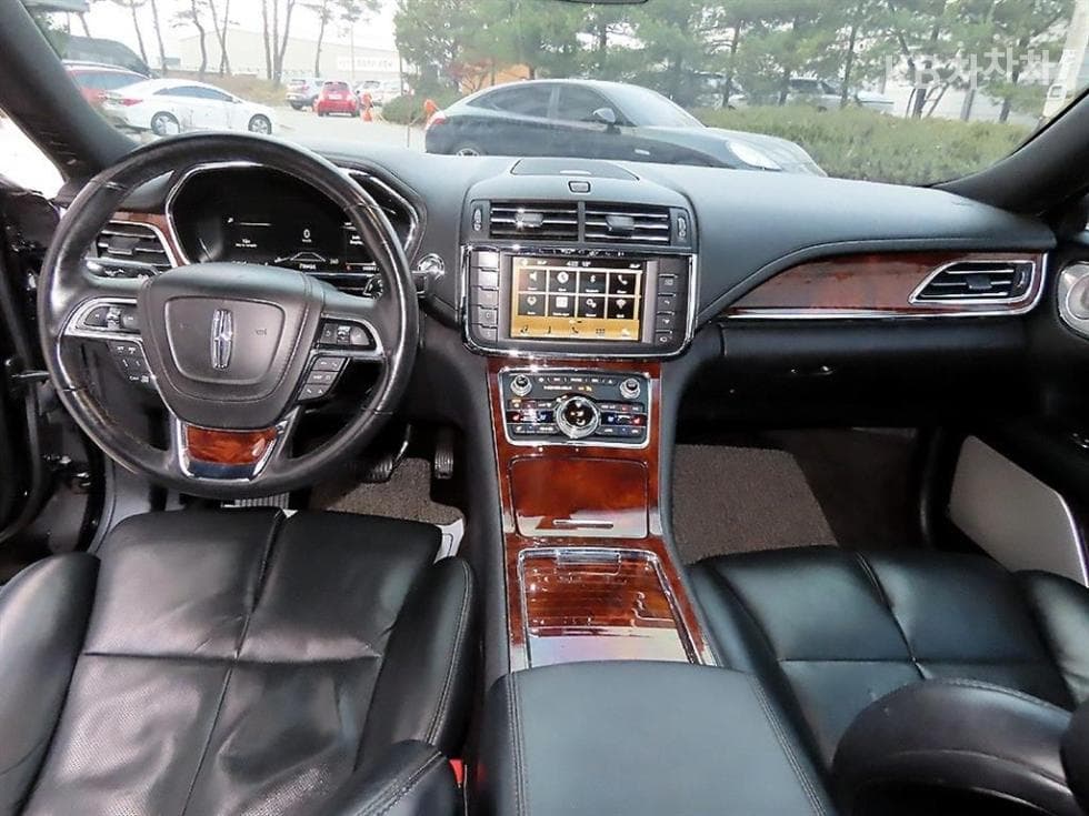 링컨 컨티넨탈 10세대3.0 V6 Reserve - 7