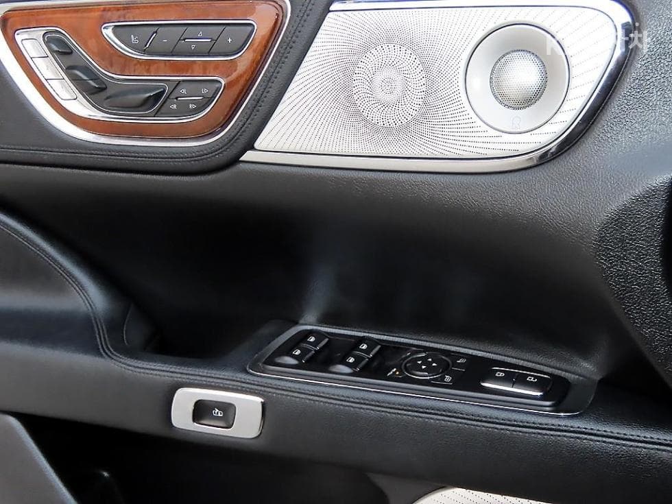 링컨 컨티넨탈 10세대3.0 V6 Reserve - 11