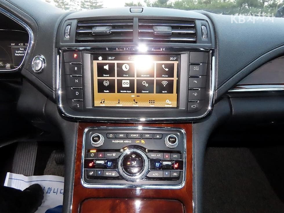 링컨 컨티넨탈 10세대3.0 V6 Reserve - 12