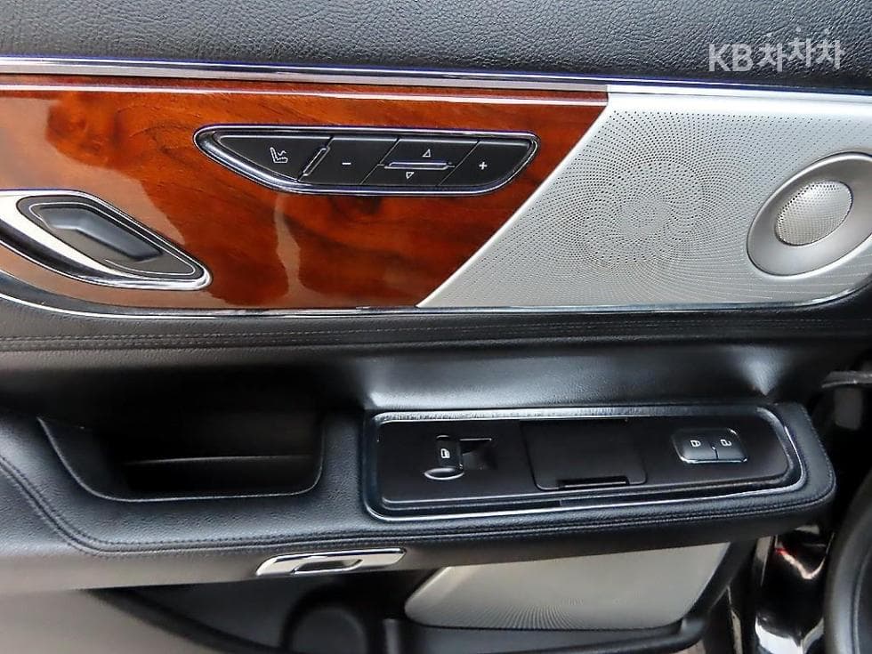 링컨 컨티넨탈 10세대3.0 V6 Reserve - 15