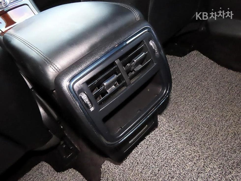 링컨 컨티넨탈 10세대3.0 V6 Reserve - 16