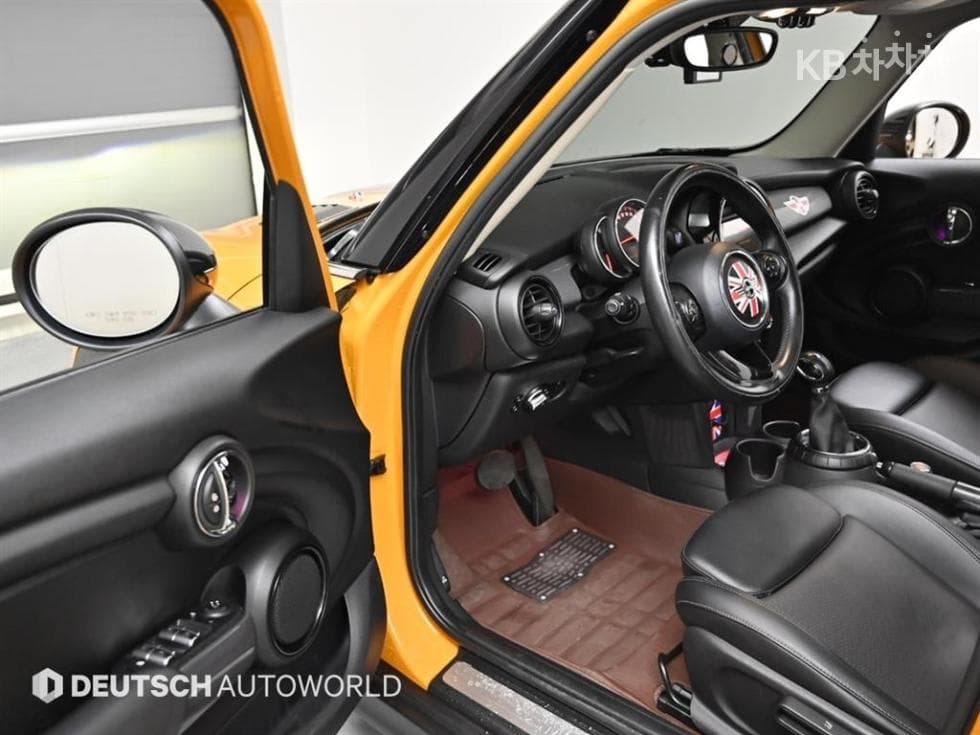 Мини Cooper 5-вратиD 1.5 Среден клас - 11