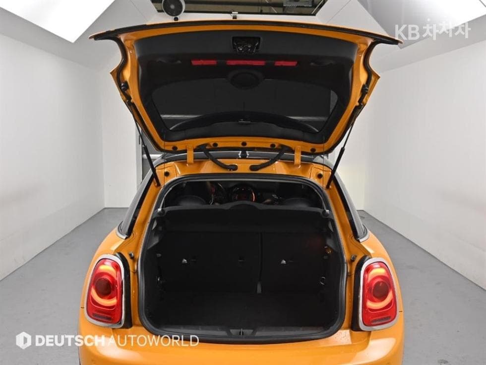 Мини Cooper 5-вратиD 1.5 Среден клас - 20