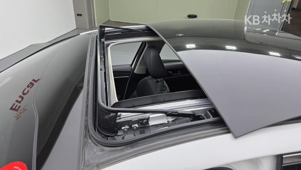 Киа K5 Хибрид 3-토 поколение2.0 HEV Престиж - 4