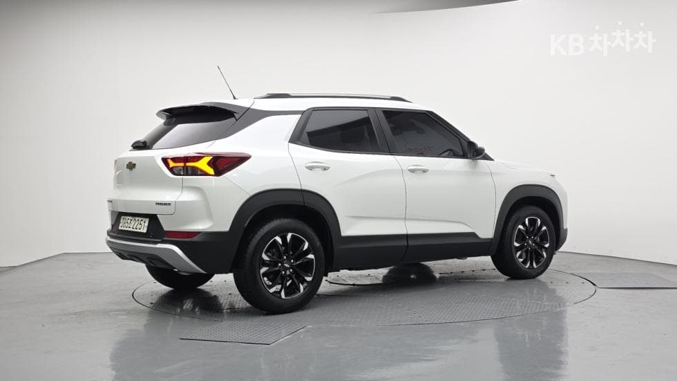 Джи Ем Корея Trailblazer1.35 Бензин 2WD Premier - 4