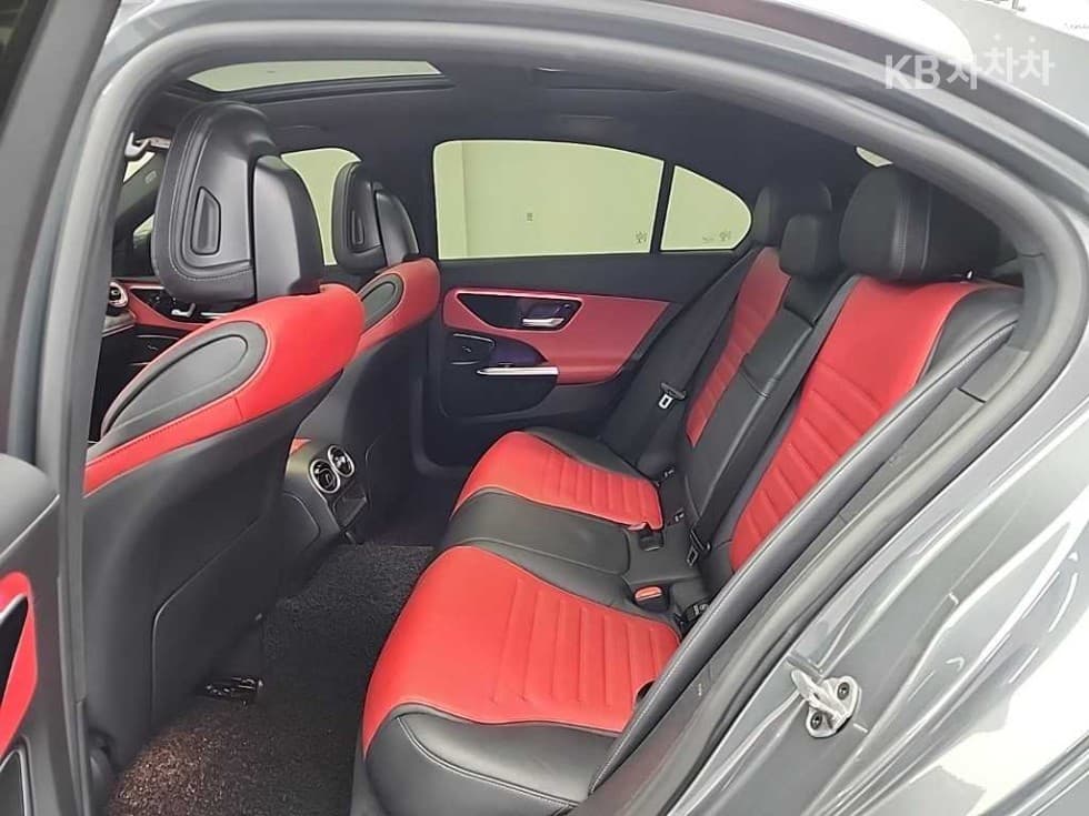 Mercedes-Benz C-Class 6세대(W206)C300 AMG Line - 12