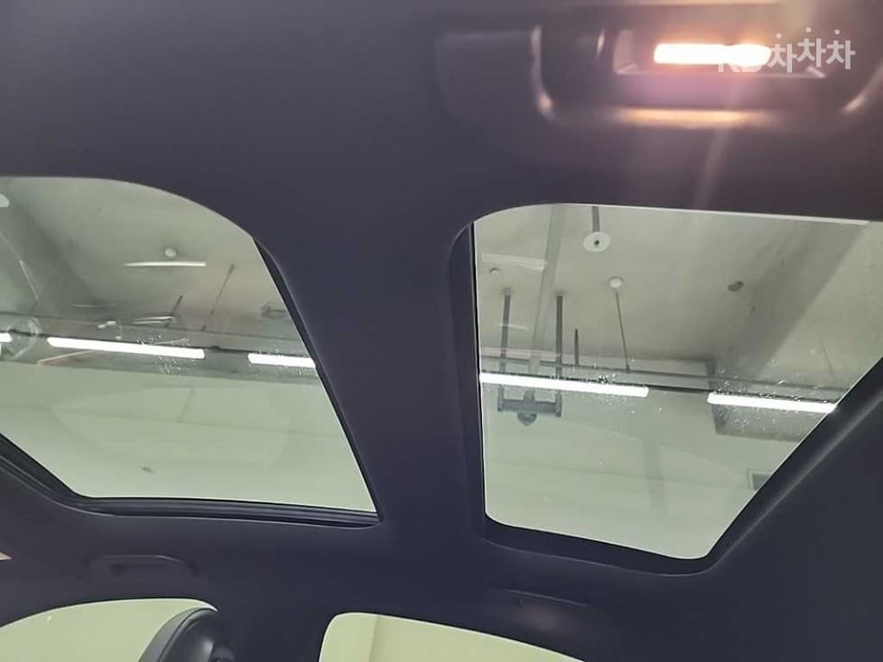 Mercedes-Benz C-Class 6세대(W206)C300 AMG Line - 13