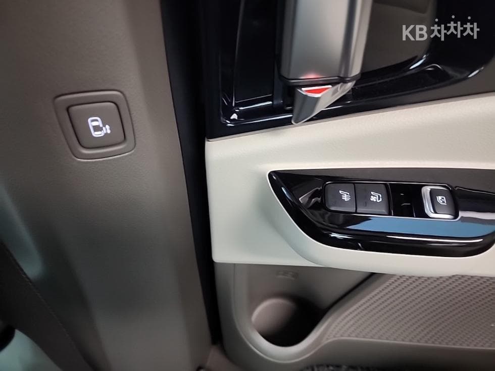 Киа Канивал 4-то поколениеВисок Лимузин (Канивал) G3.5 GDI 9-местен Signature - 15