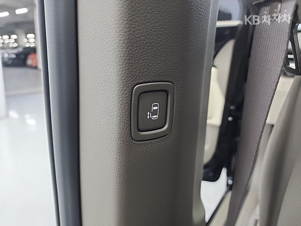 Киа Канивал 4-то поколениеВисок Лимузин (Канивал) G3.5 GDI 9-местен Signature - 17