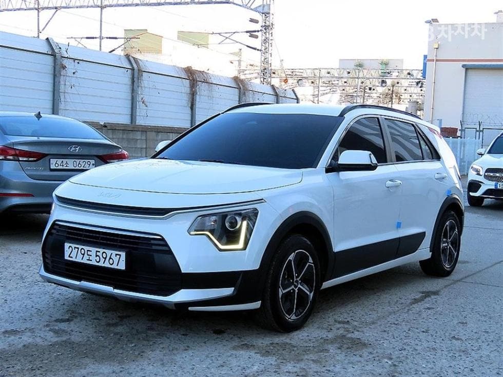 Киа Ди Всеново Ниро 1.6 HEV Тренди - Image 1