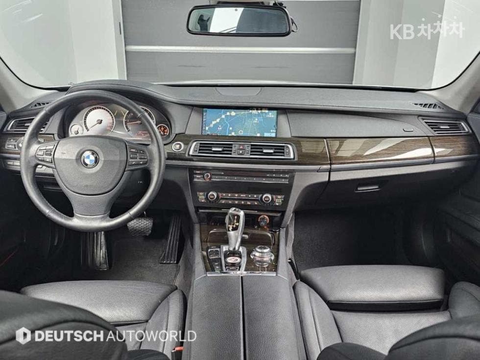 BMW Нов7시리즈730d - 7