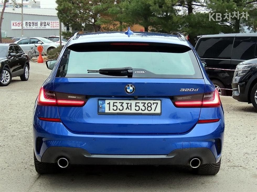 BMW 3 Series (G20)320d Touring M Sport Package - 4