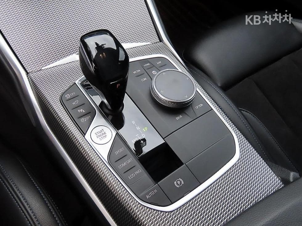 BMW 3 Series (G20)320d Touring M Sport Package - 11