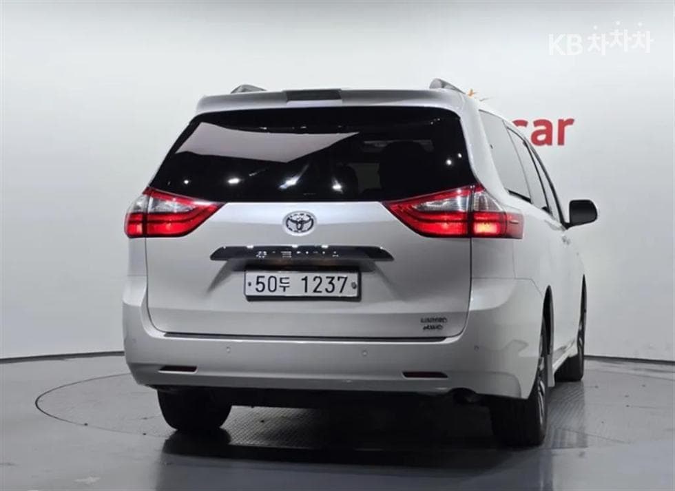 Toyota Sienna3.5 AWD Автоматик - 4