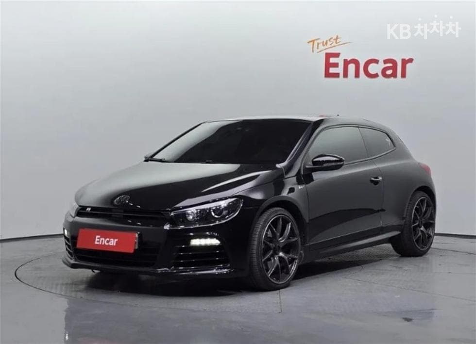 Volkswagen Scirocco 2.0 Turbo Diesel Injection R-line - Image 1