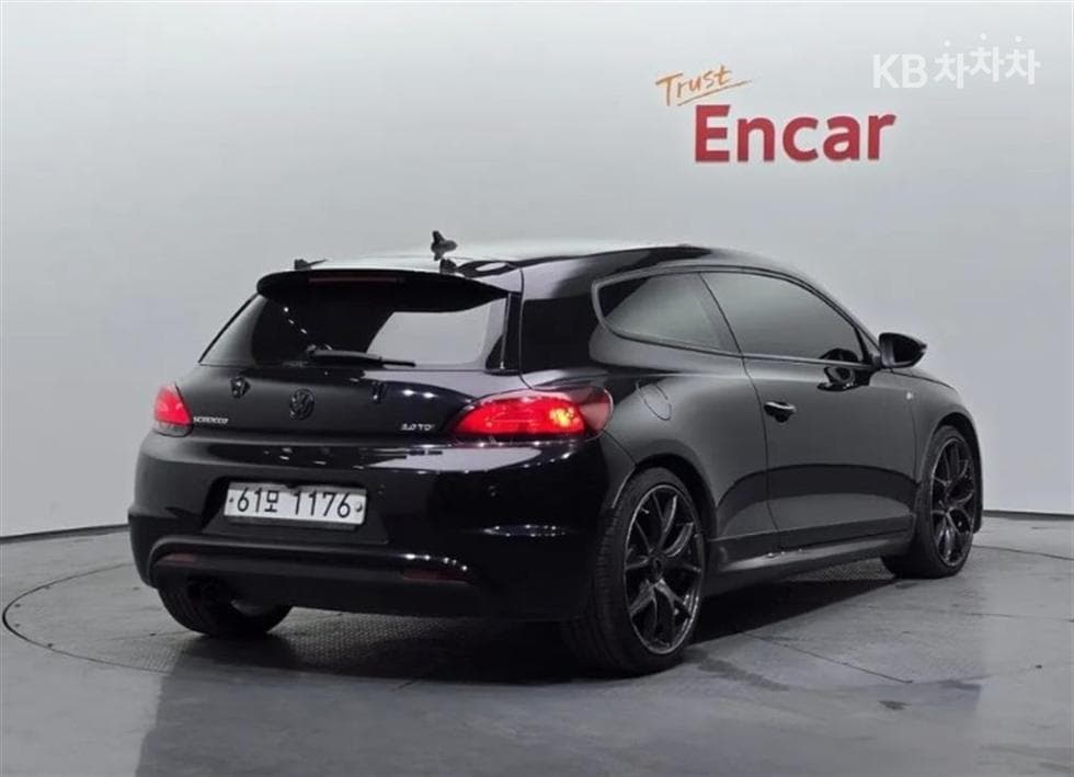 Volkswagen Scirocco2.0 Turbo Diesel Injection R-line - 2