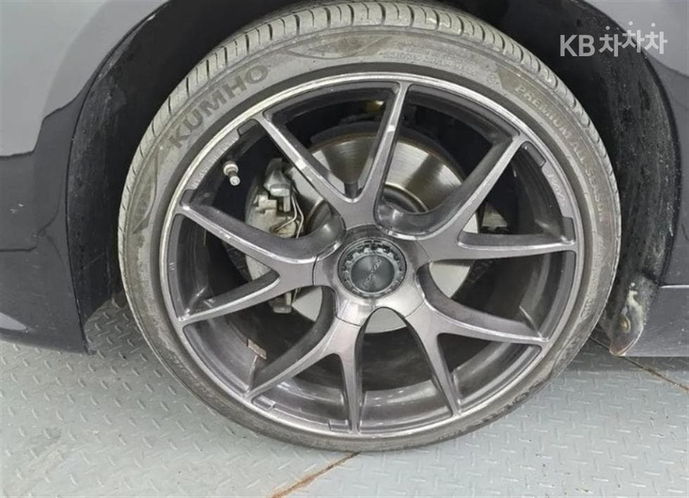 Volkswagen Scirocco2.0 Turbo Diesel Injection R-line - 5