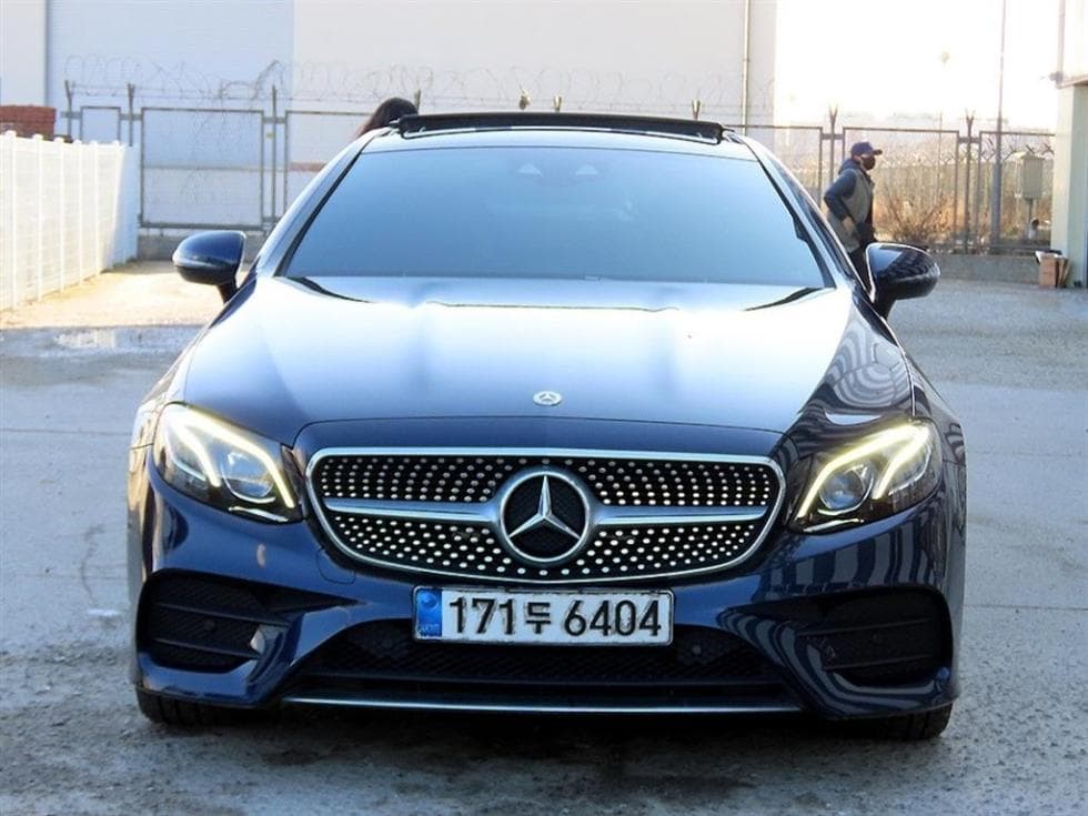 Mercedes-Benz E-Class (W213)E220d COUPE