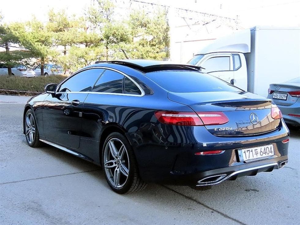 Mercedes-Benz E-Class (W213)E220d COUPE - 3