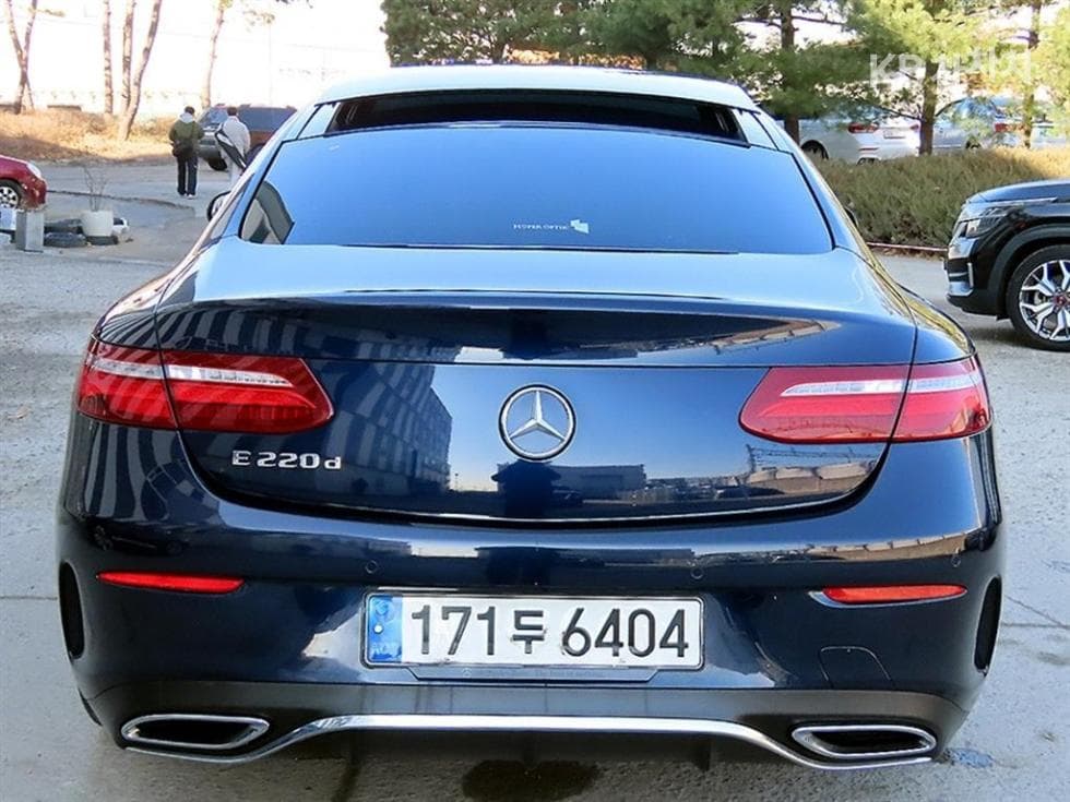 Mercedes-Benz E-Class (W213)E220d COUPE - 4