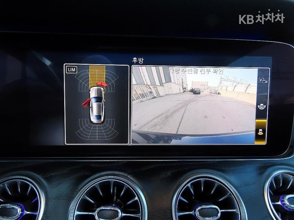 Mercedes-Benz E-Class (W213)E220d COUPE - 15