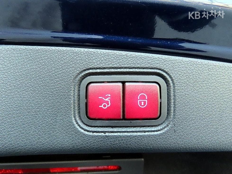 Mercedes-Benz E-Class (W213)E220d COUPE - 16