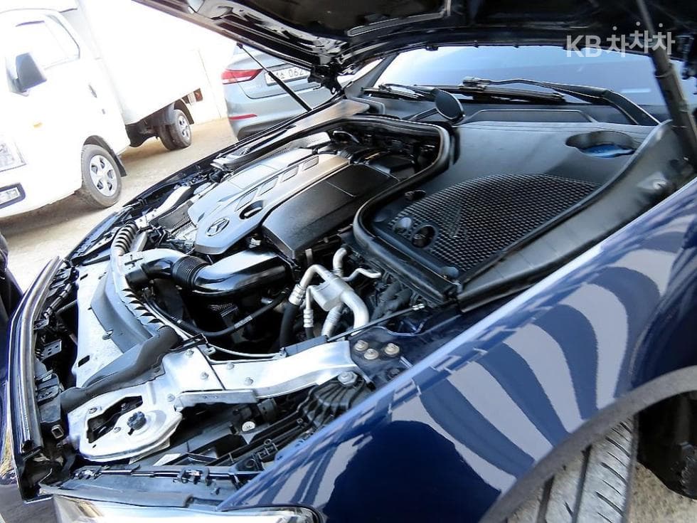 Mercedes-Benz E-Class (W213)E220d COUPE - 19