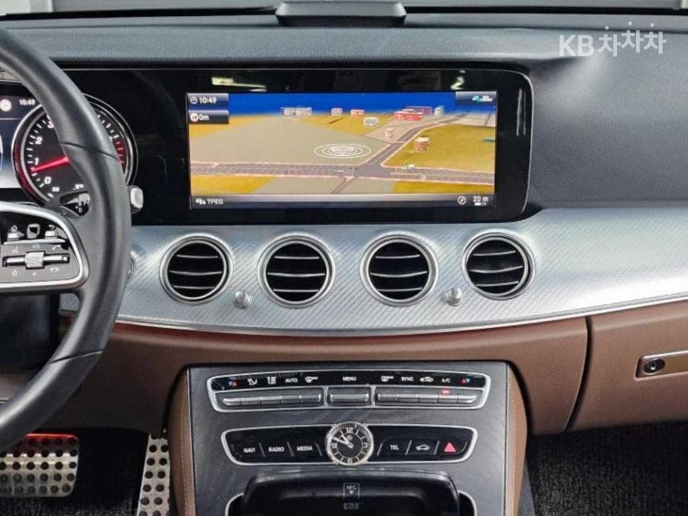 Mercedes-Benz E-Class (W213)E250 Avantgarde - 14