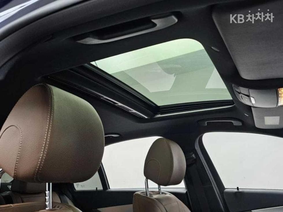 Mercedes-Benz E-Class (W213)E250 Avantgarde - 19