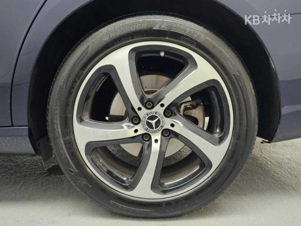 Mercedes-Benz E-Class (W213)E250 Avantgarde - 5