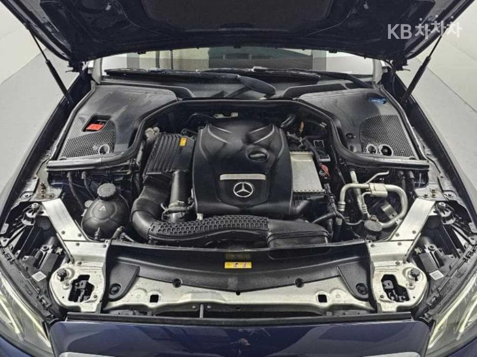 Mercedes-Benz E-Class (W213)E250 Avantgarde - 6