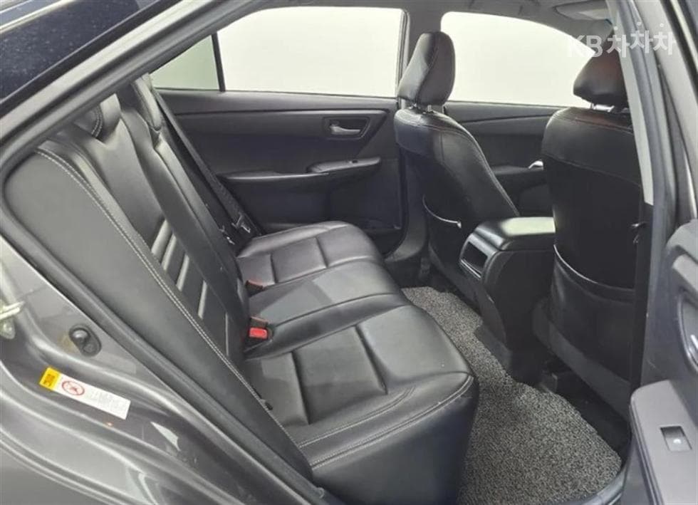 Toyota New Camry2.5L hybrid LE - 12