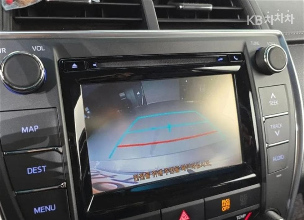 Toyota New Camry2.5L hybrid LE - 15