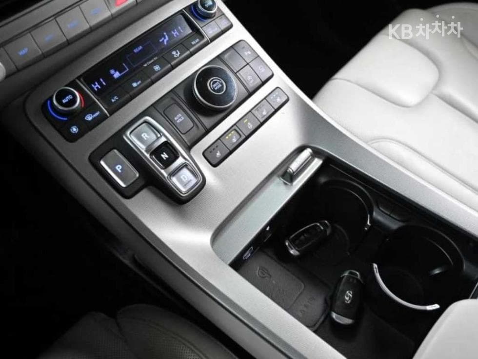 Hyundai Palisade3.8 Gasoline 7-seater (Limousine) Prestige - 9