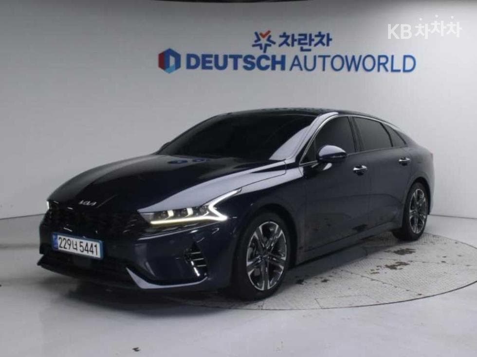 Kia The New (facelift) K5 Hybrid 3rd Gen 2.0 HEV Signature - Image 1