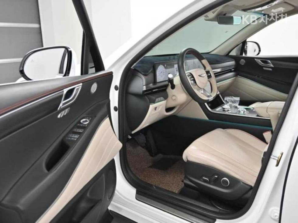 Genesis GV802.5 Turbo Gasoline AWD - 11