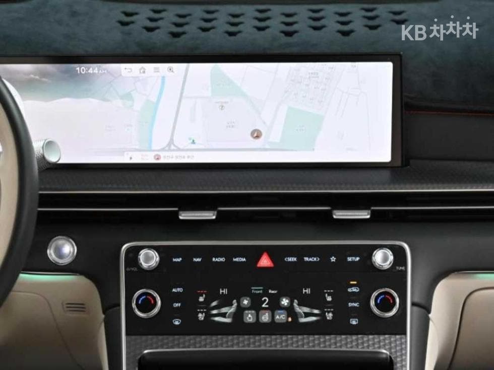 Genesis GV802.5 Turbo Gasoline AWD - 14