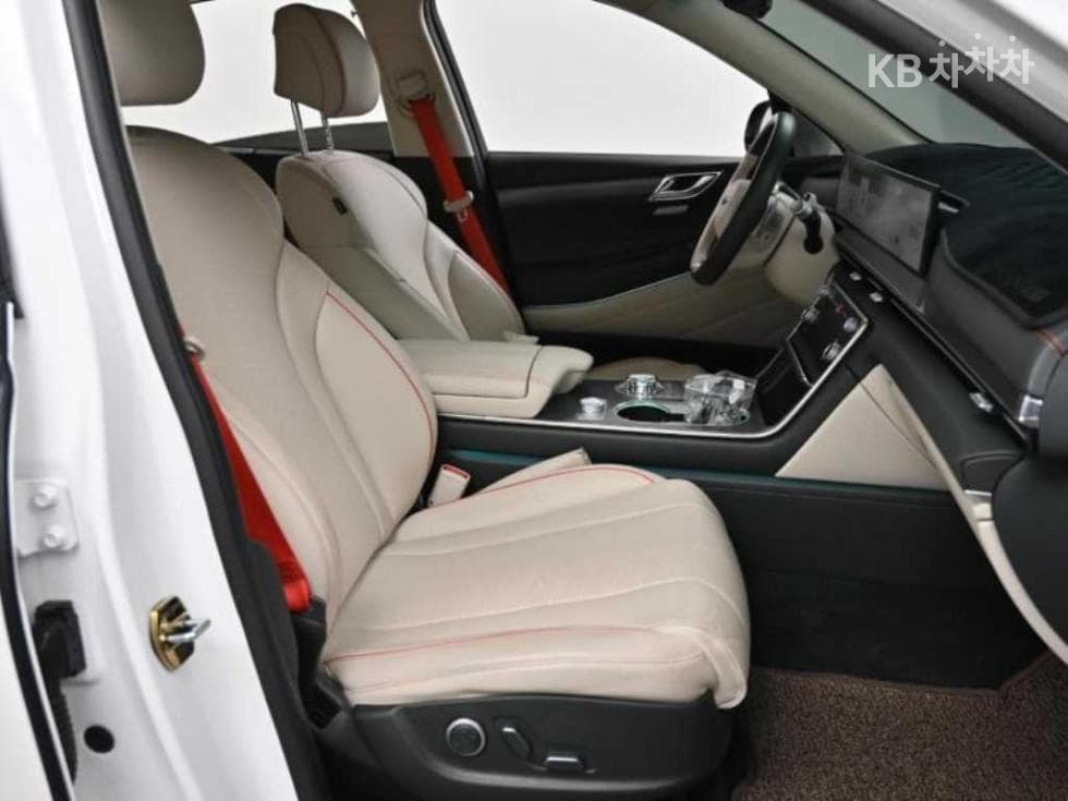 Genesis GV802.5 Turbo Gasoline AWD - 10