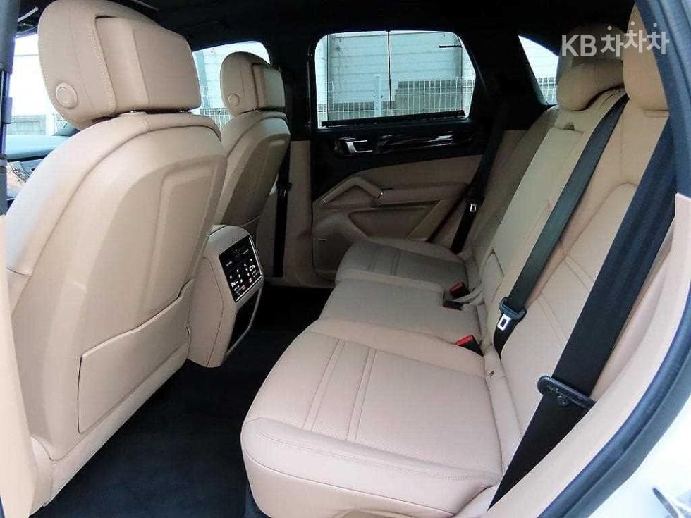 Porsche Cayenne(9Y0)3.0 Standard - 6